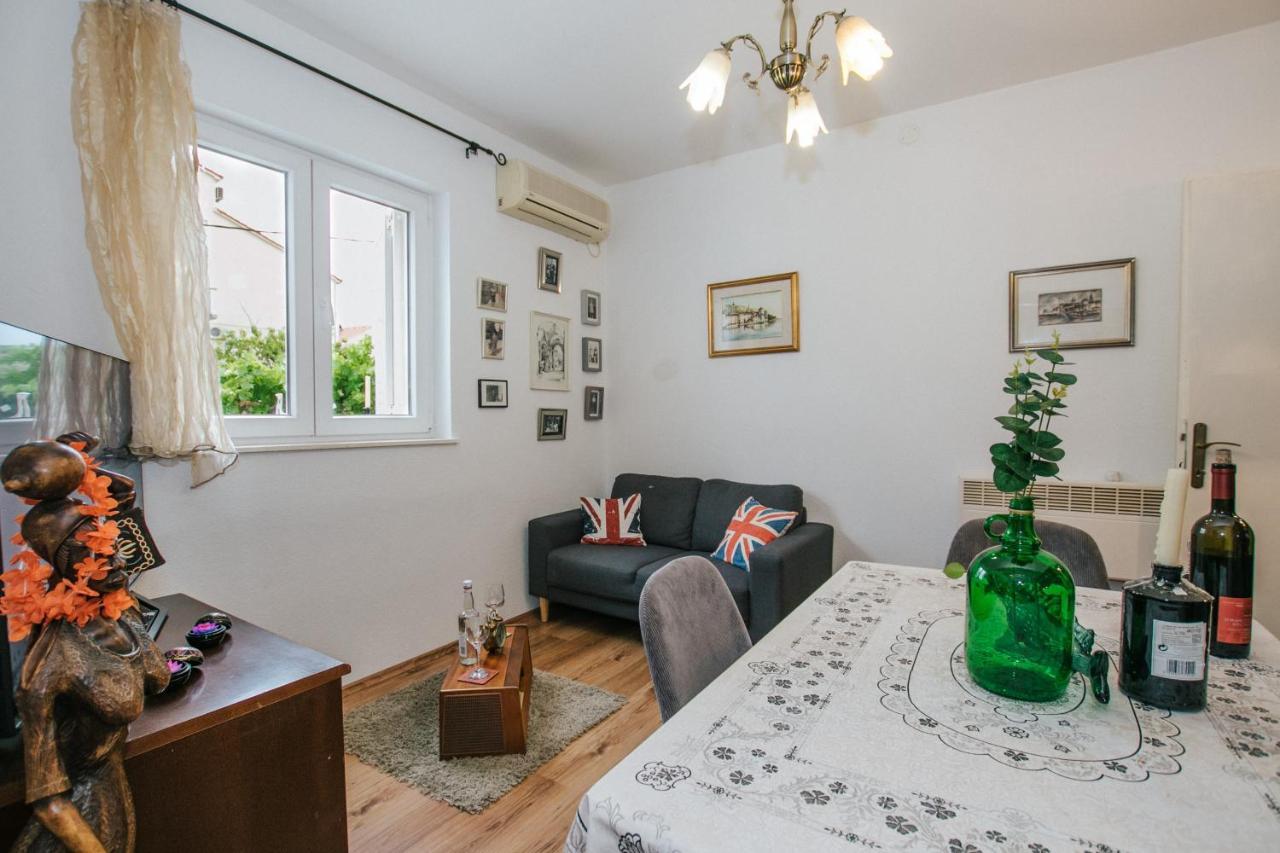 Apartman Bagattino-Trogir Near Old Town Exteriör bild